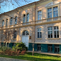 Feješ Klara Elementary School