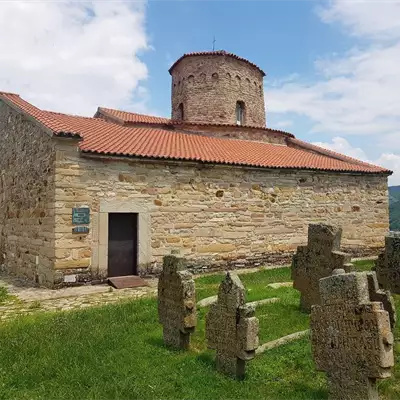 Crkva Svetog Petra i Pavla slika 1