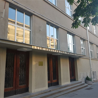 Peta gimnazija slika 1