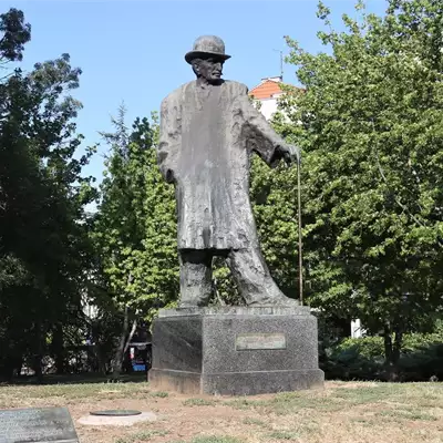 Spomenik Branislavu Nušiću slika 1
