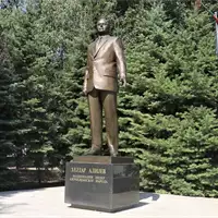 Spomenik Hejdaru Alijevu