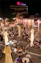 Hill Hotel bašta