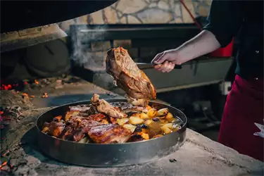 Atmosfera u restoranu Kovač