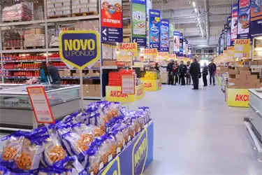 Metro veliki asortiman robe