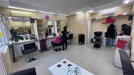 Frizerski salon Cut & Go