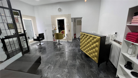 Frizerski salon Cut & Go