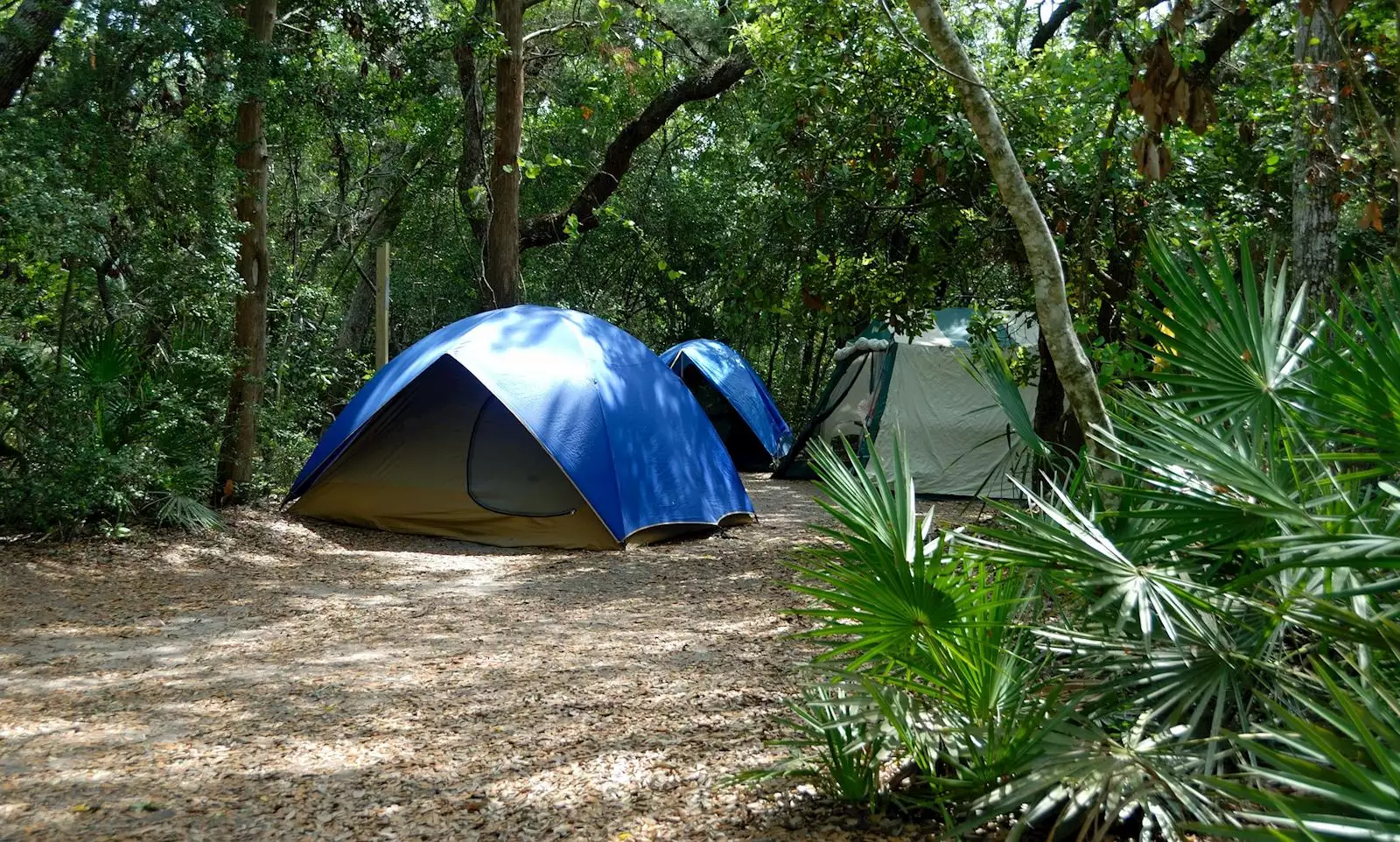 tent-camping-1678714_1920