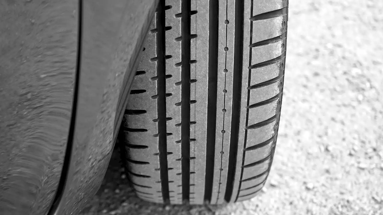 tyre-2400516_1920