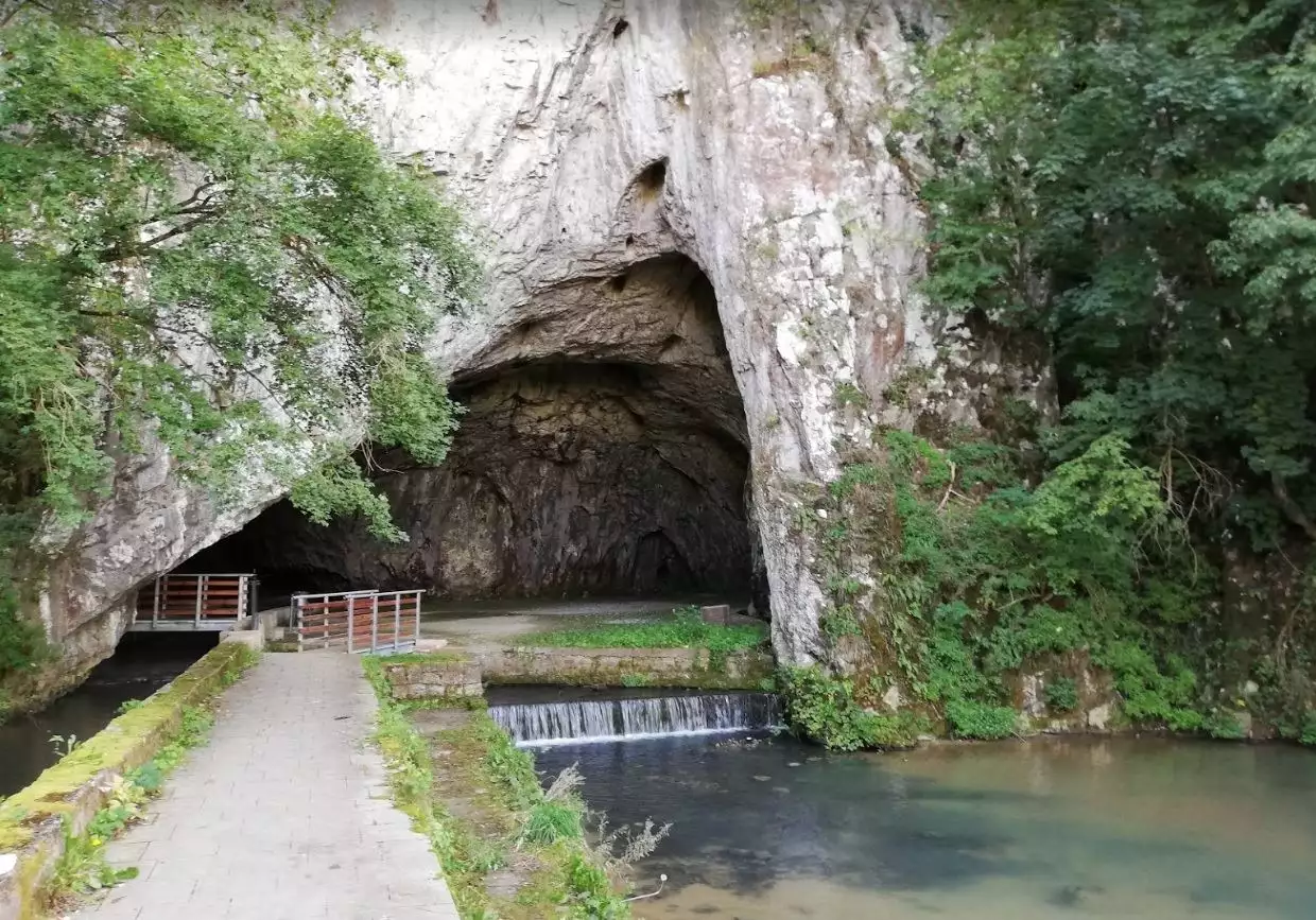 Petnička pećina
