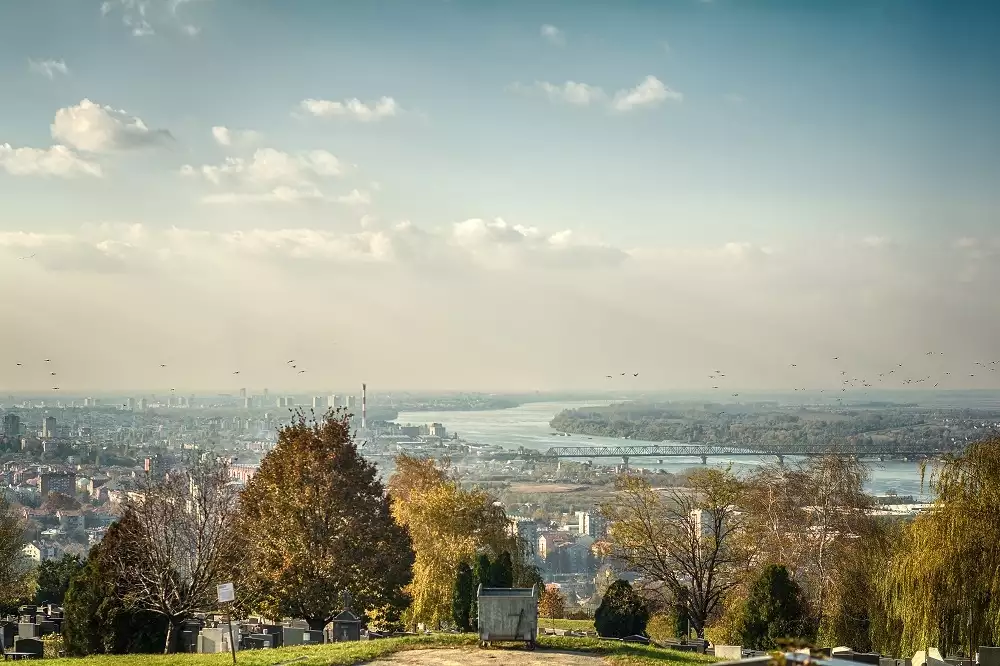 Pogled sa Lešća na Beograd