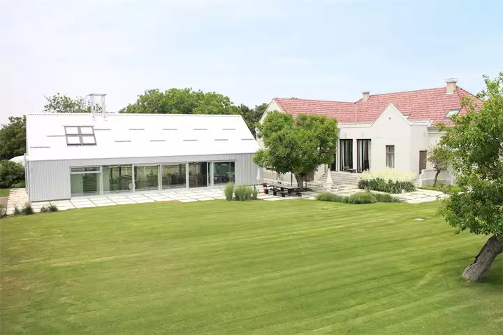 Mokrin House