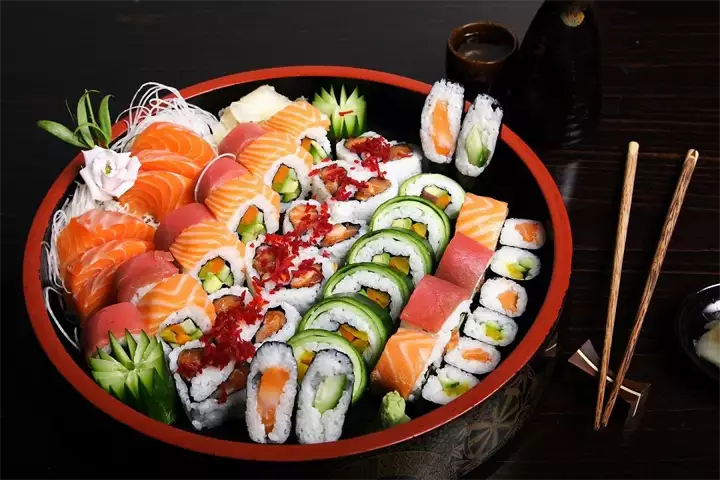 sushi-5002639_1920