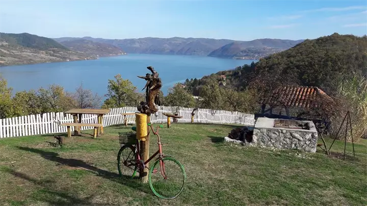 Kapetan-Misin breg Milos Mahovic