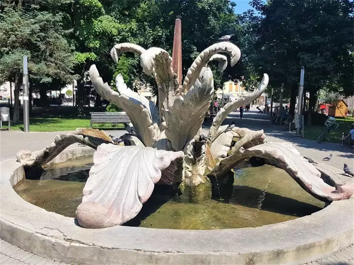 Fontana_Kameni_cvet_Sremska_Mitrovica