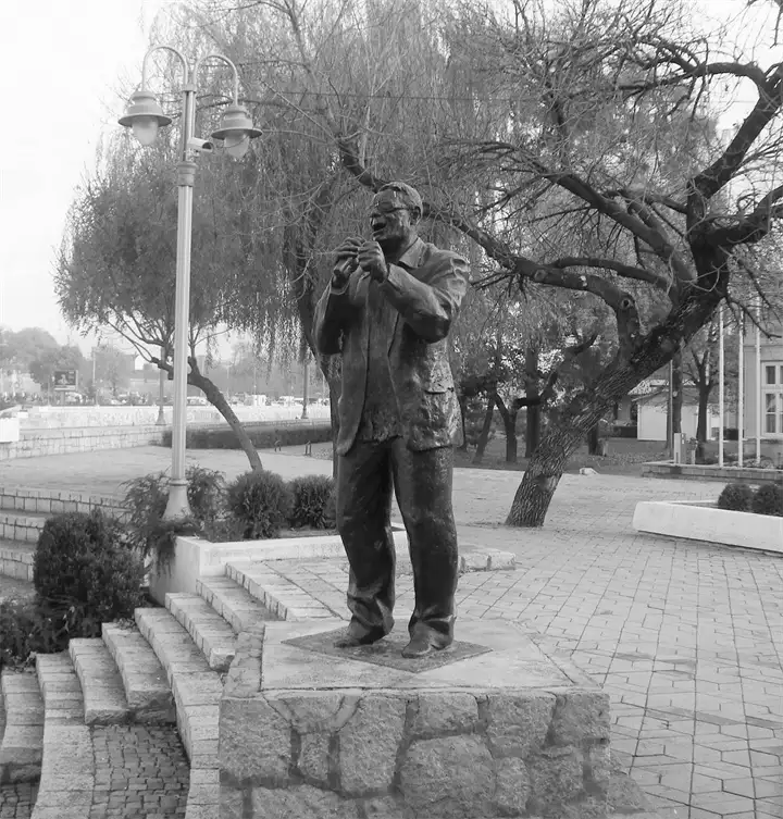 saban_barjamovic_monument