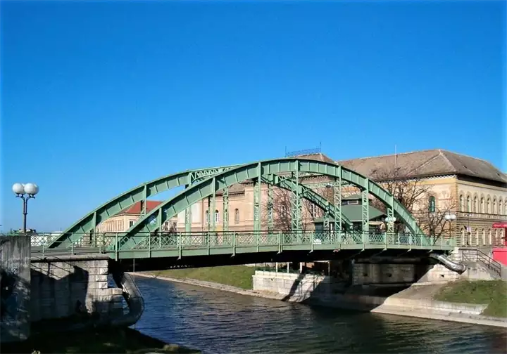 small_bridge_in_zrenjanin