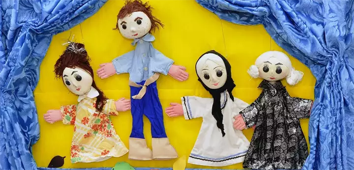 puppets-834229_1920