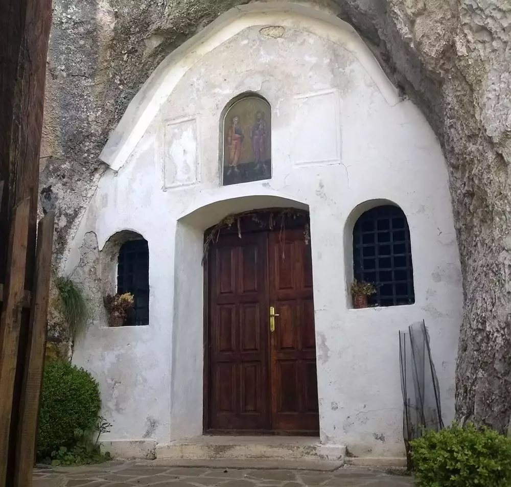 Pećinska crkva Svetog Petra i Pavla u Rsovcu